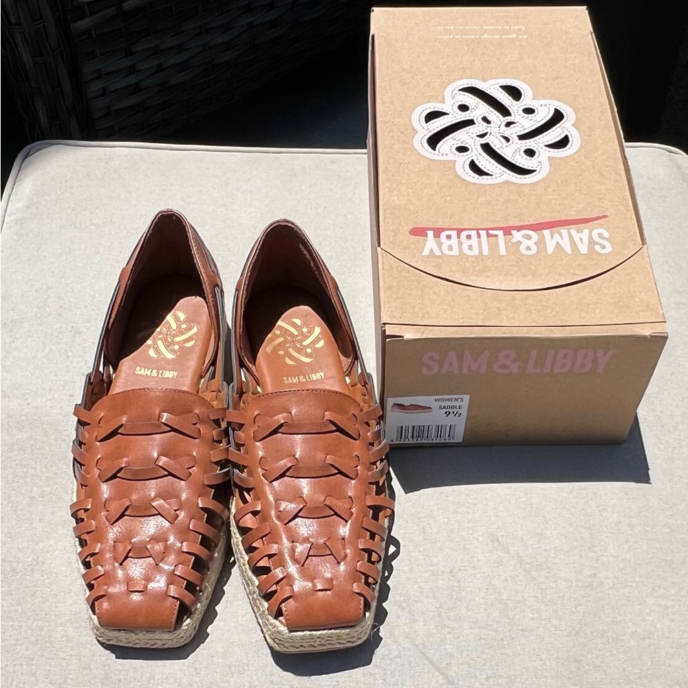 Sam and Libby’s women’s Hurache Saddle shoes size 9.
